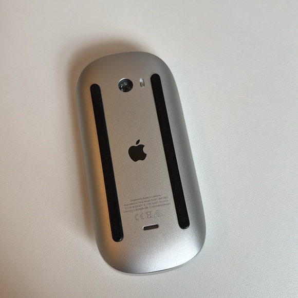 Apple Magic Mouse 2 - Picture 2 of 2